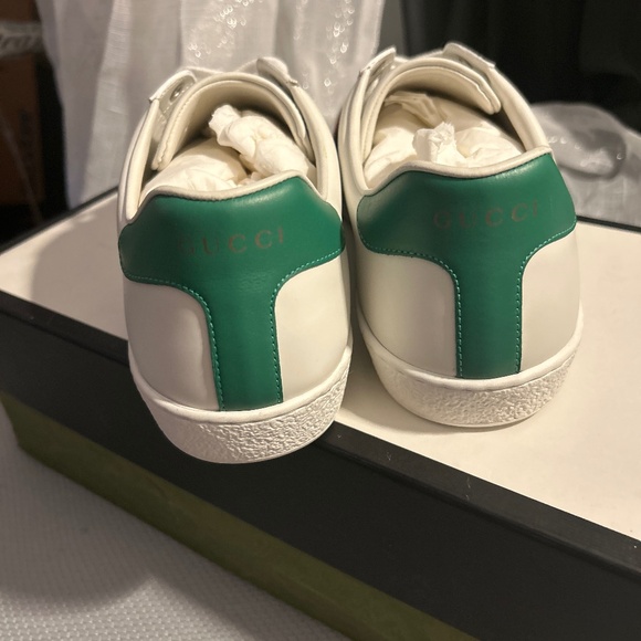 White Sneakers with Donald Duck Design - Picture 5 of 7